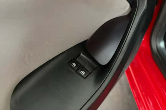 SEAT Ibiza (2014) thumbnail 3