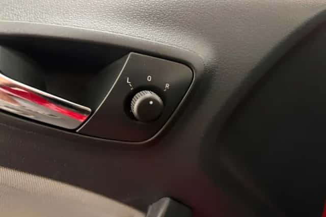SEAT Ibiza (2014) thumbnail 4