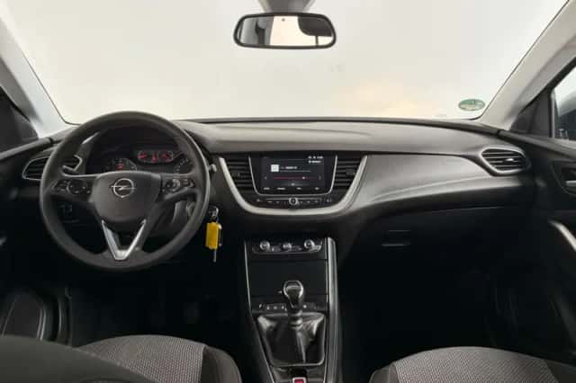 Opel Grandland (2019) thumbnail 3
