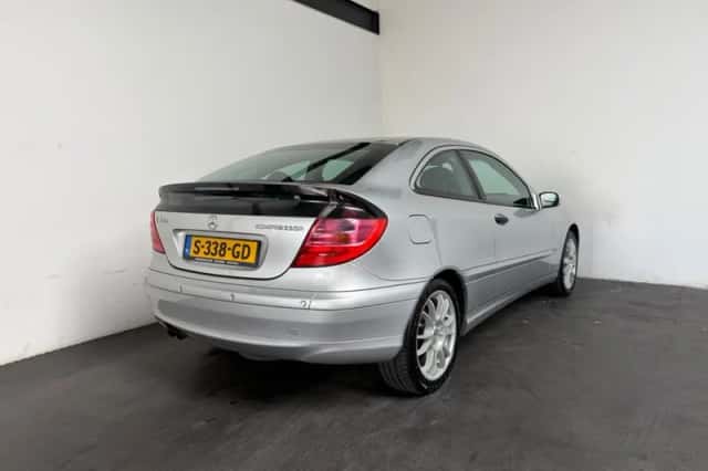 Mercedes-Benz C-Klasse (2004) thumbnail 2