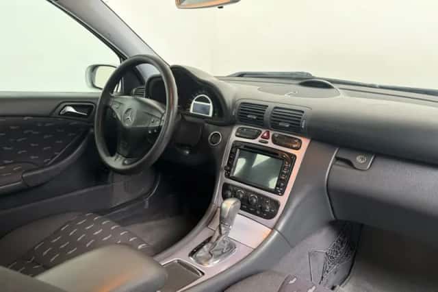 Mercedes-Benz C-Klasse (2004) thumbnail 4
