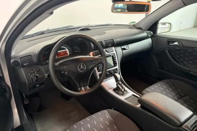 Mercedes-Benz C-Klasse (2004) thumbnail 6