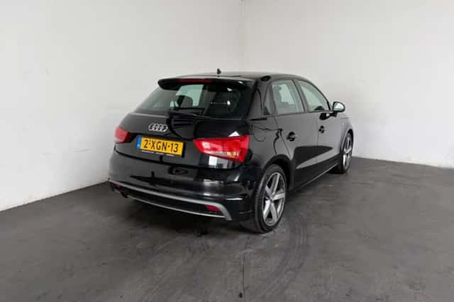 Audi A1 (2014) thumbnail 2