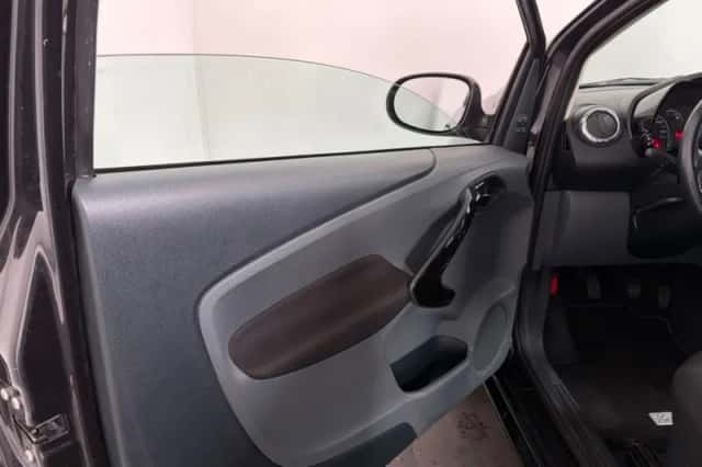Ford Ka (2011) thumbnail 5