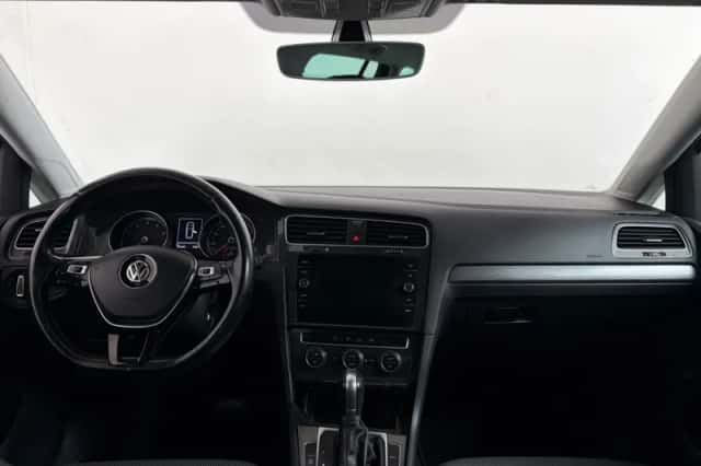 Volkswagen Golf (2019) thumbnail 3