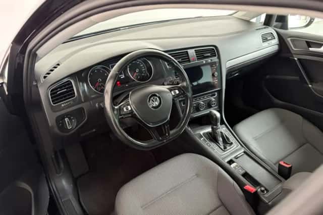 Volkswagen Golf (2019) thumbnail 6