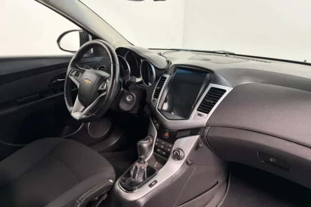 Chevrolet Cruze (2012) thumbnail 4