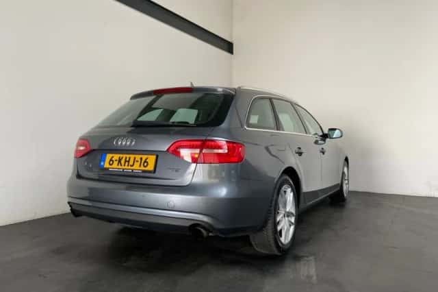 Audi A4 (2013) thumbnail 2