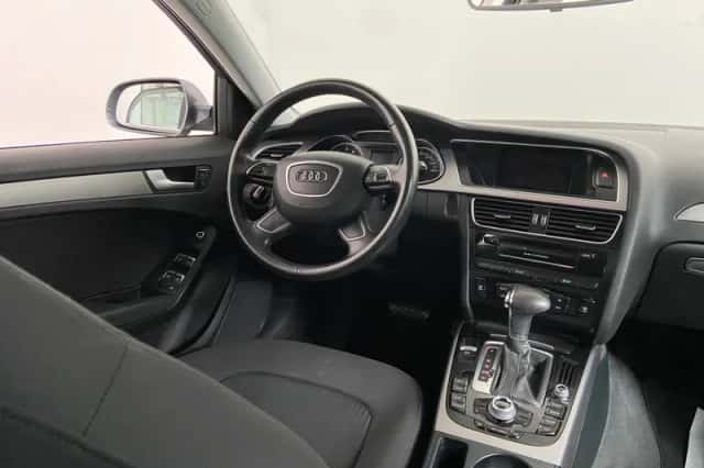 Audi A4 (2013) thumbnail 4