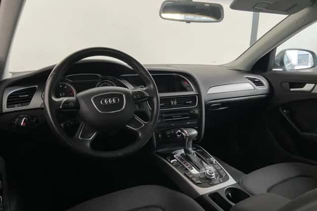 Audi A4 (2013) thumbnail 5