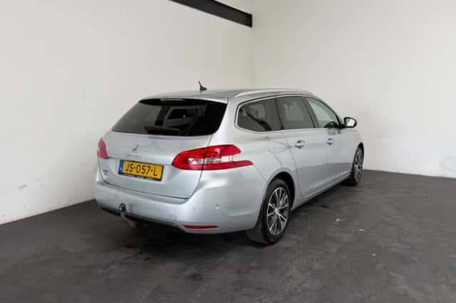 Peugeot 308 (2015) thumbnail 2