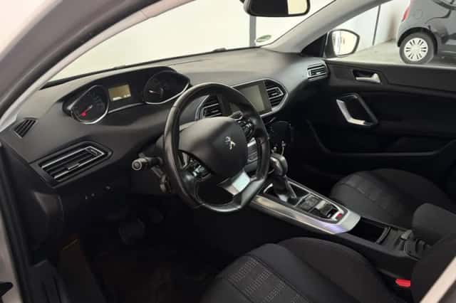 Peugeot 308 (2015) thumbnail 5