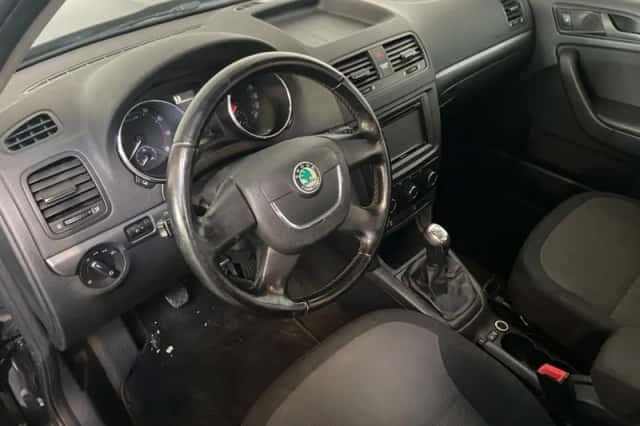 Škoda Yeti (2010) thumbnail 3