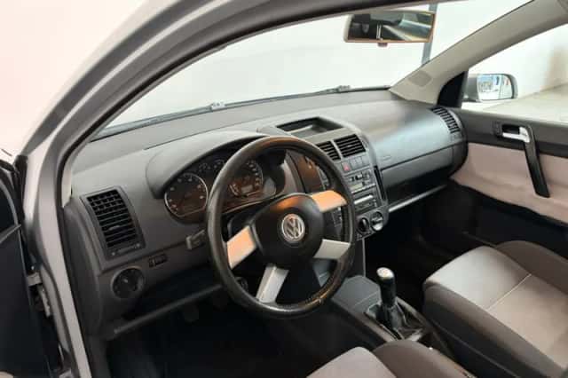 Volkswagen Polo (2004) thumbnail 6