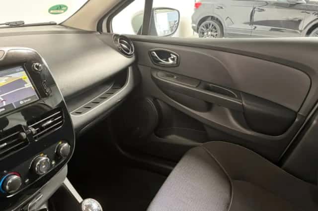 Renault Clio (2014) thumbnail 3