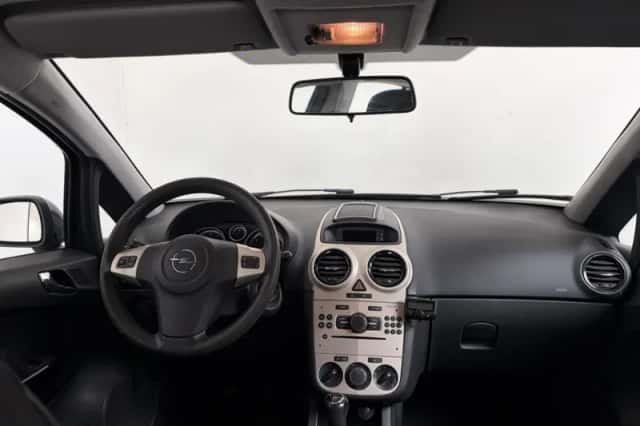Opel Corsa (2007) thumbnail 3