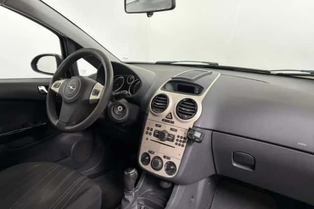 Opel Corsa (2007) thumbnail 4