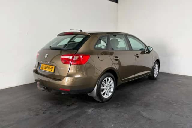 SEAT Ibiza (2010) thumbnail 2