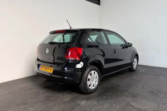 Volkswagen Polo (2012) thumbnail 2