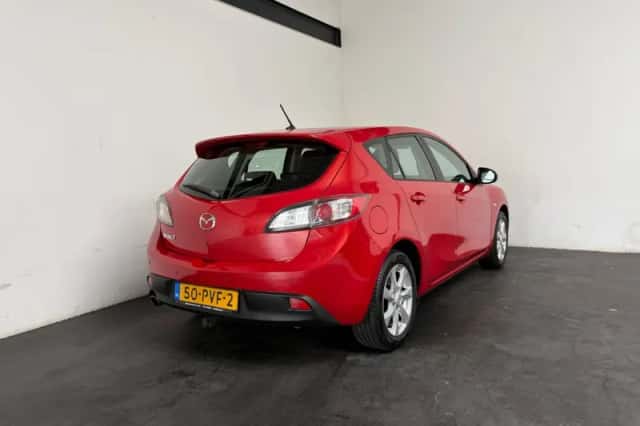 Mazda 3 (2011) thumbnail 2