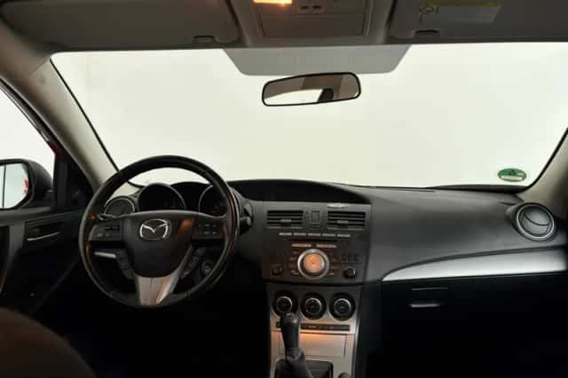 Mazda 3 (2011) thumbnail 3