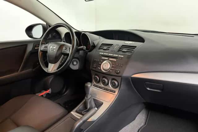 Mazda 3 (2011) thumbnail 4