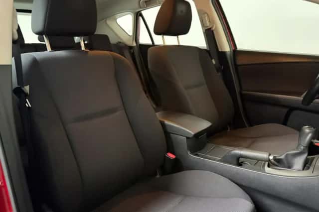 Mazda 3 (2011) thumbnail 5