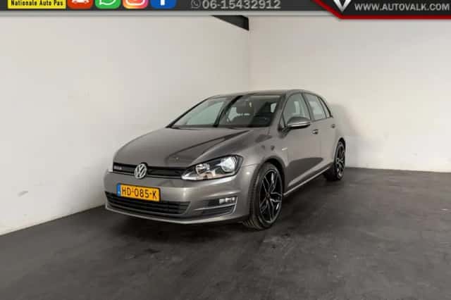 Volkswagen Golf (2015) thumbnail 1