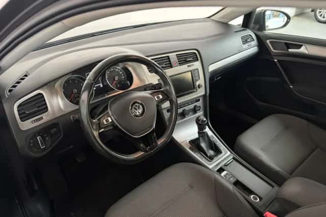 Volkswagen Golf (2015) thumbnail 6