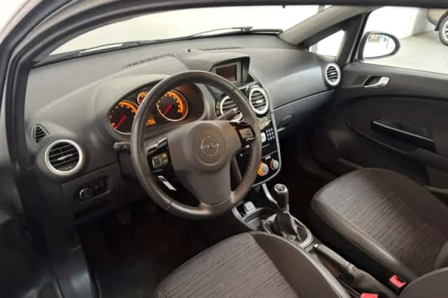 Opel Corsa (2014) thumbnail 6