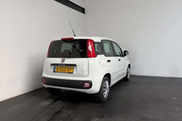 Fiat Panda (2014) thumbnail 2
