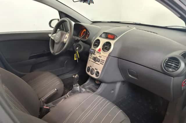 Opel Corsa (2008) thumbnail 5
