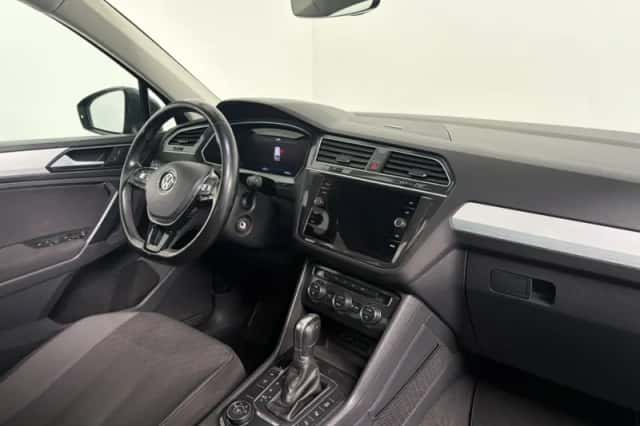 Volkswagen Tiguan (2018) thumbnail 4
