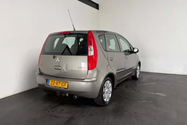 Mitsubishi Colt (2007) thumbnail 2