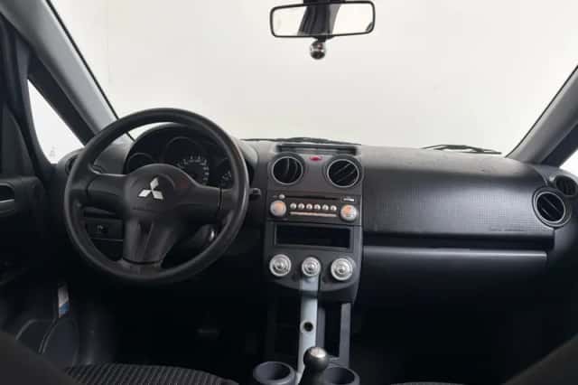 Mitsubishi Colt (2007) thumbnail 3