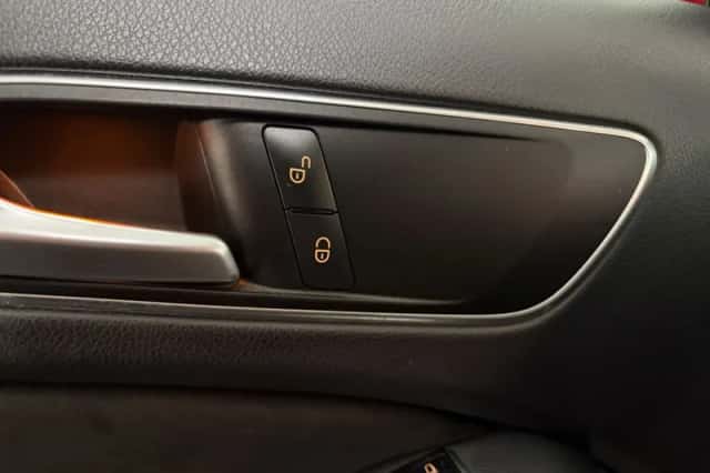 Mercedes-Benz GLA-Klasse (2014) thumbnail 6