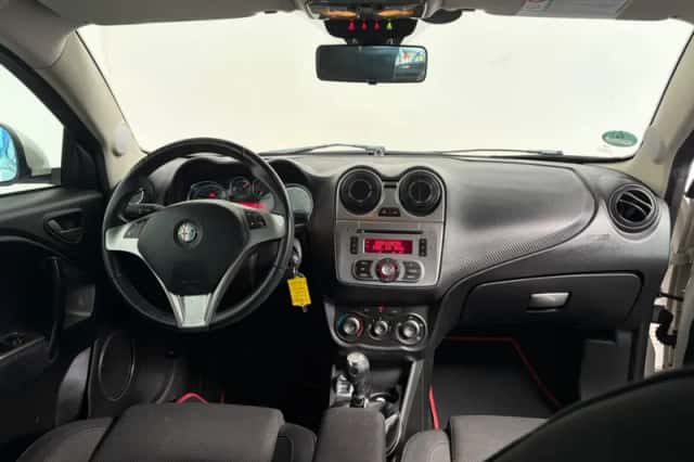 Alfa Romeo MiTo (2010) thumbnail 3
