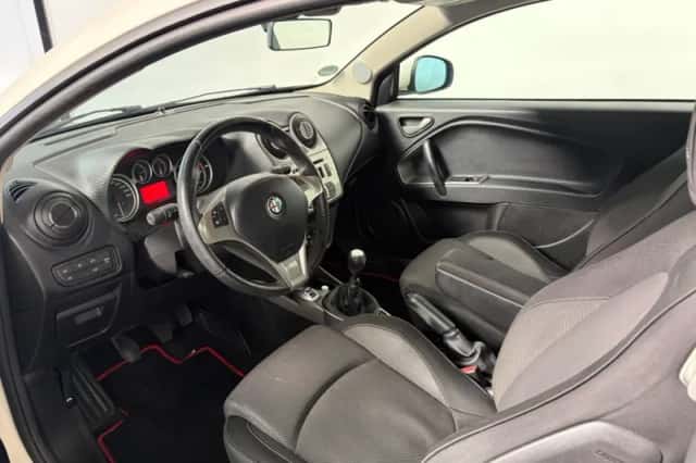 Alfa Romeo MiTo (2010) thumbnail 6