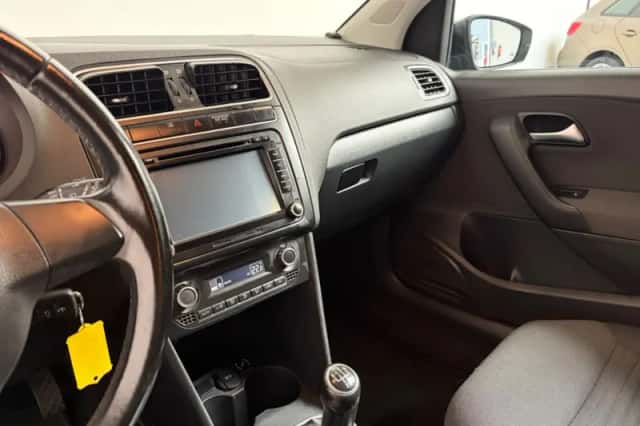 Volkswagen Polo (2012) thumbnail 5