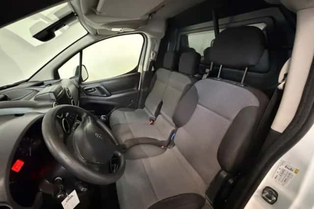 Peugeot Partner (2017) thumbnail 3