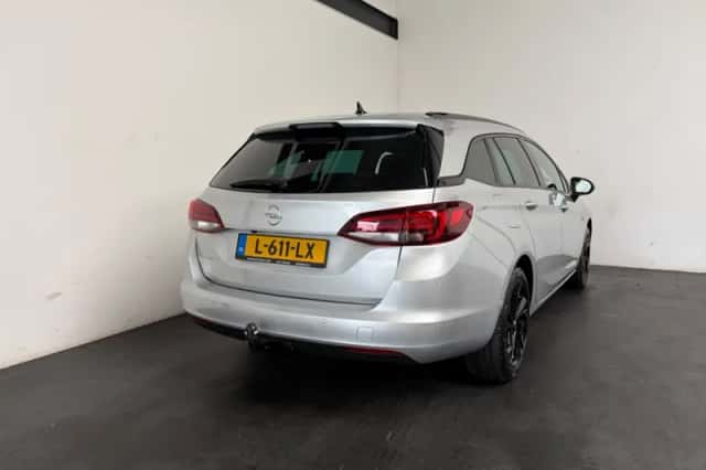 Opel Astra (2021) thumbnail 2