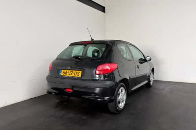 Peugeot 206 (2002) thumbnail 2