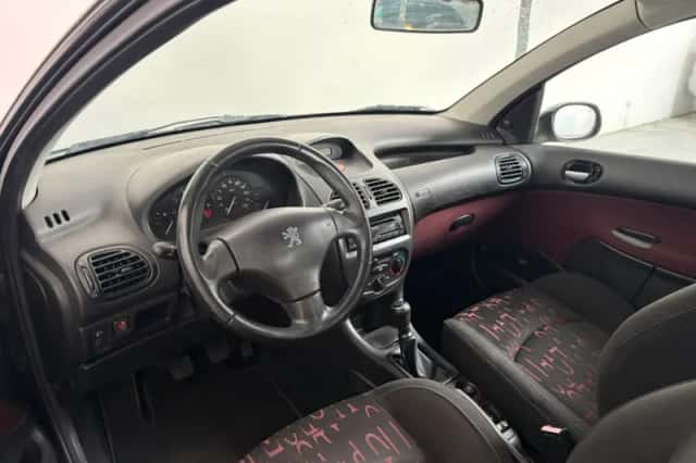 Peugeot 206 (2002) thumbnail 6