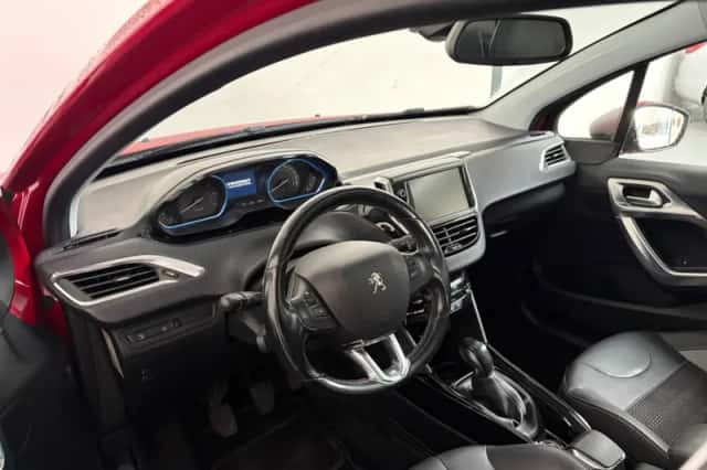Peugeot 2008 (2018) thumbnail 6