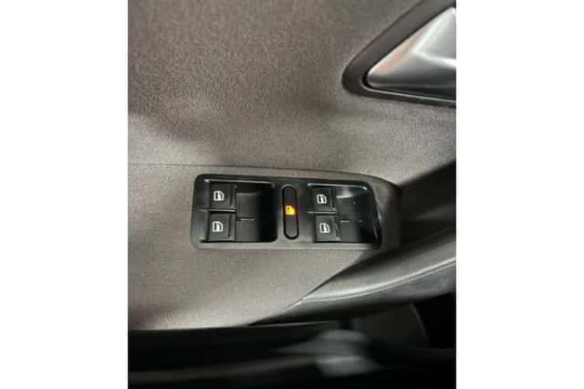 Volkswagen Polo (2012) thumbnail 6