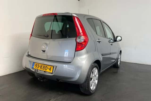 Opel Agila (2009) thumbnail 2