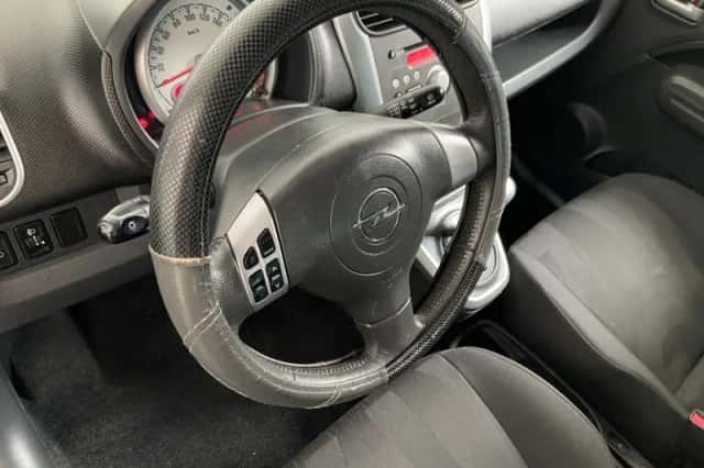 Opel Agila (2009) thumbnail 3
