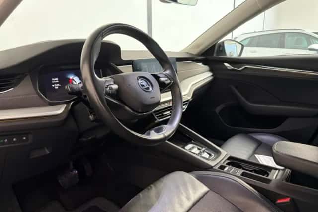 Škoda Octavia (2021) thumbnail 5