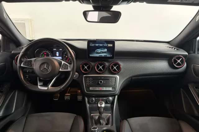 Mercedes-Benz A-Klasse (2017) thumbnail 3