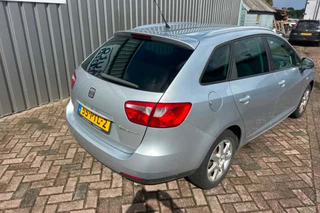SEAT Ibiza (2011) thumbnail 2